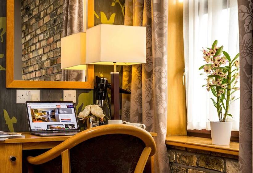 Семейный Номер Deluxe, Washington Central Hotel And Sleepwell Inn