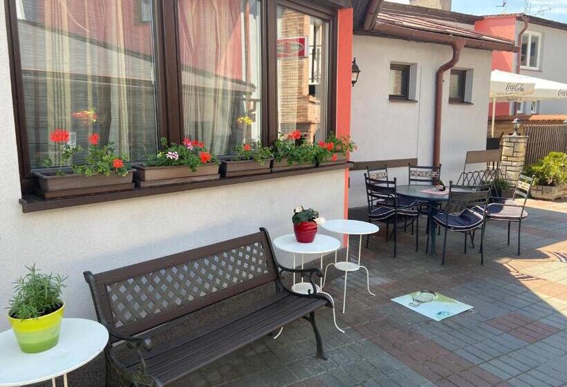 اتاق استاندارد, Penzion A Restaurace Na Jízdárně