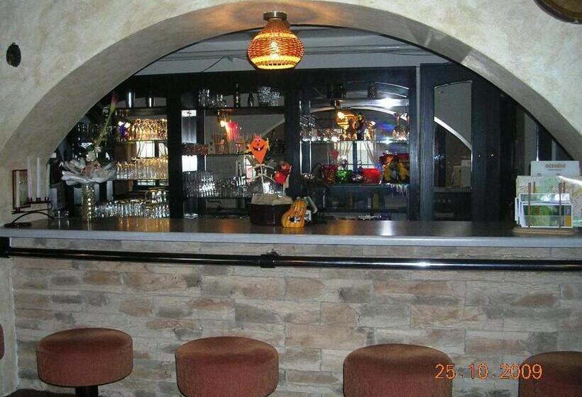 اتاق استاندارد, Penzion A Restaurace Na Jízdárně
