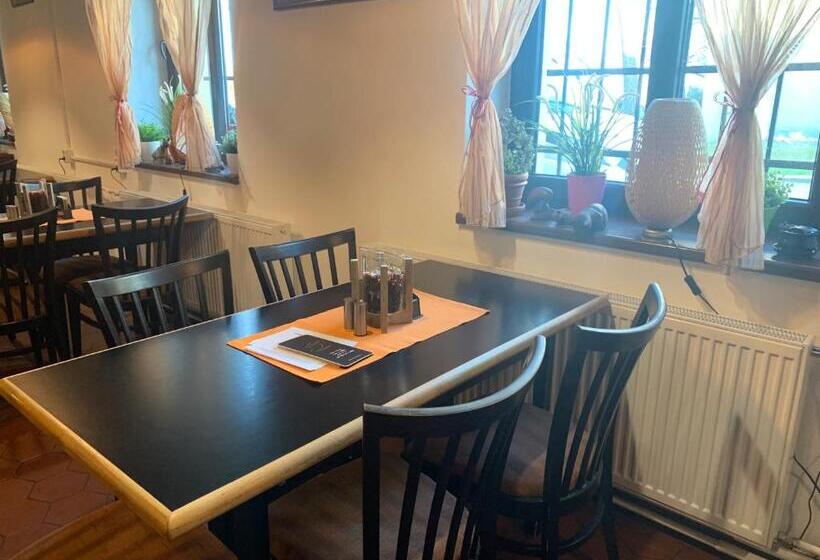 اتاق استاندارد, Penzion A Restaurace Na Jízdárně