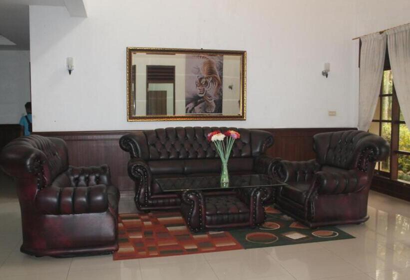 Вилла 4 Спальни, New Green Sentul Resort