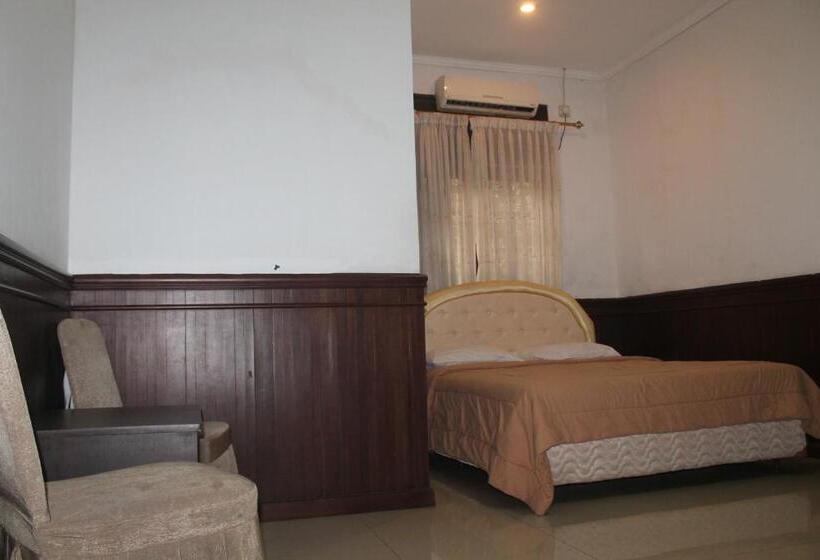 Вилла 4 Спальни, New Green Sentul Resort