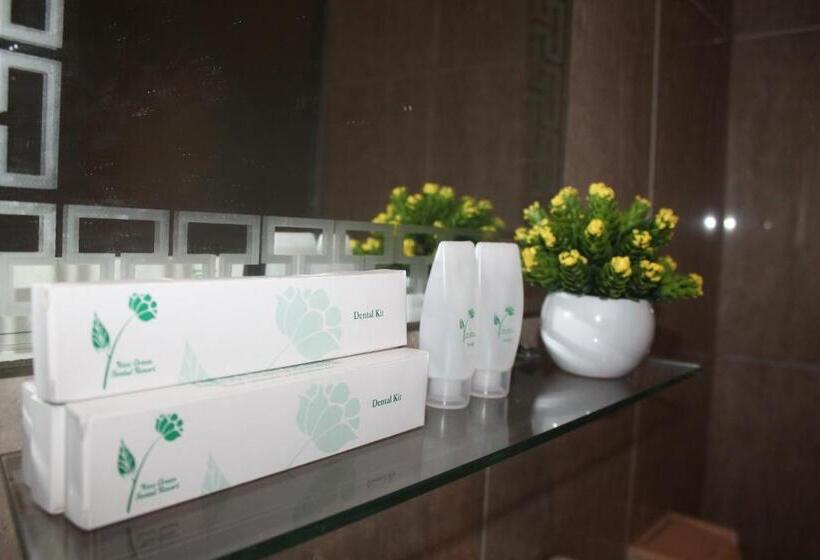 Номер Deluxe, New Green Sentul Resort