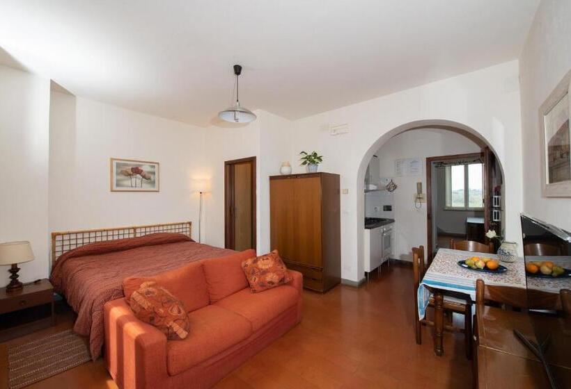 استودیوی استاندارد, Borgo La Torre Alle Tolfe