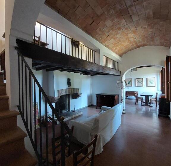 اتاق دوبلکس, Borgo La Torre Alle Tolfe
