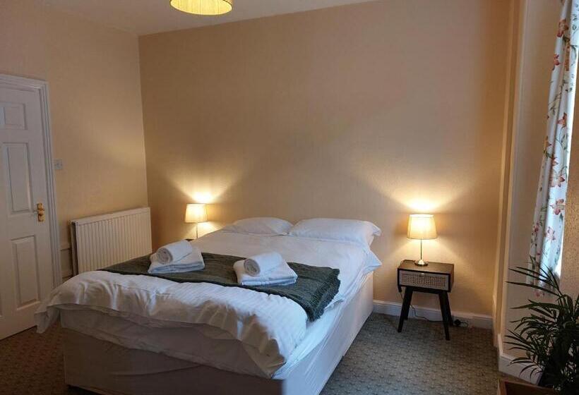 Семейный Номер, Lion Hotel Dulverton