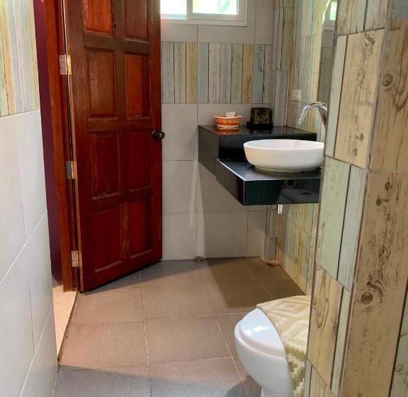 디럭스 룸 킹사이즈 침대, Pakmeng Guesthouse