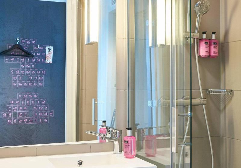 Номер Стандарт Адаптированный для Инвалидов, Holiday Inn Express Lichfield, An Ihg