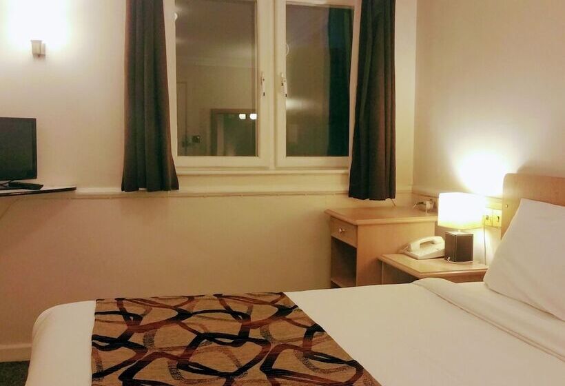 Номер Стандарт, The George Hotel Pangbourne