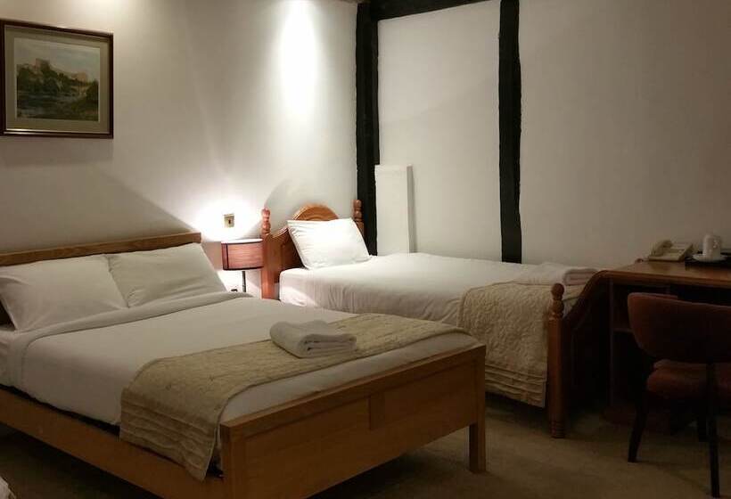 4인용 스탠다드 룸, The George Hotel Pangbourne