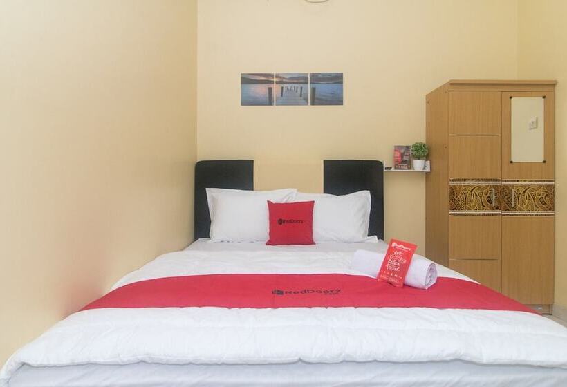 Номер Стандарт, Reddoorz Syariah Near Stasiun Madiun