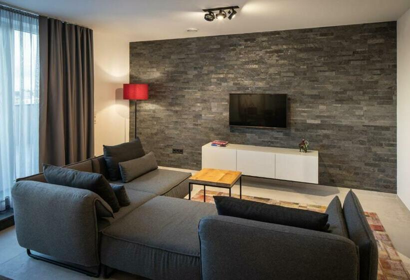 Люкс Повышенной Комфортности, Home & Work