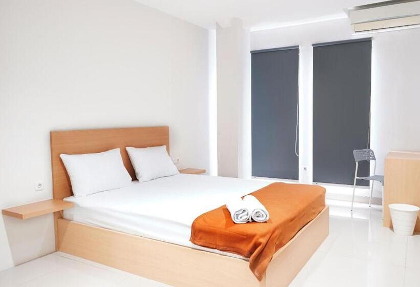 スタンダードルーム, Urooms Senayan