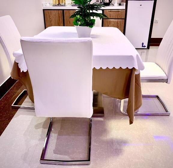 Полулюкс, Olive Suites