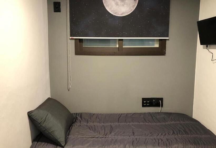 Quarto Estandar Individual, Apollo Guesthouse