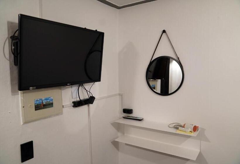 Quarto Estandar, Apollo Guesthouse