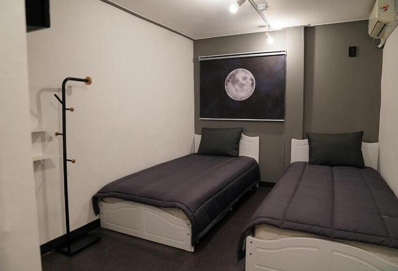 Quarto Estandar, Apollo Guesthouse