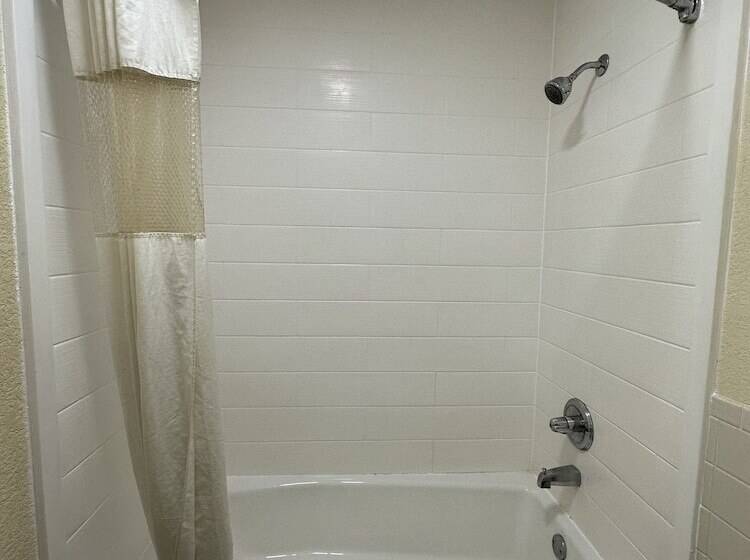 اتاق استاندارد با 2 تخت دوبل, Rodeway Inn & Suites Hwy 290 Nw