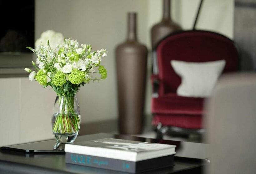 سوئیت با تخت بزرگ, Sofitel London St James