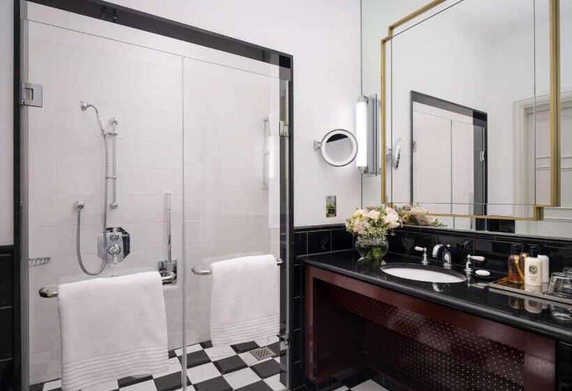 استودیو استاندارد با تخت کینگ, Sofitel London St James