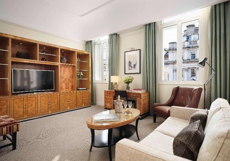 سوییت پرستیژ, Sofitel London St James