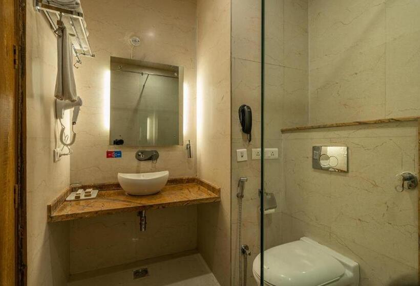 اتاق سوپریور خانوادگی, Moustache Rishikesh Luxuria