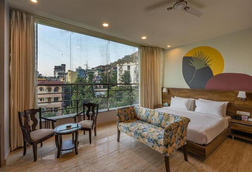اتاق سوپریور خانوادگی, Moustache Rishikesh Luxuria