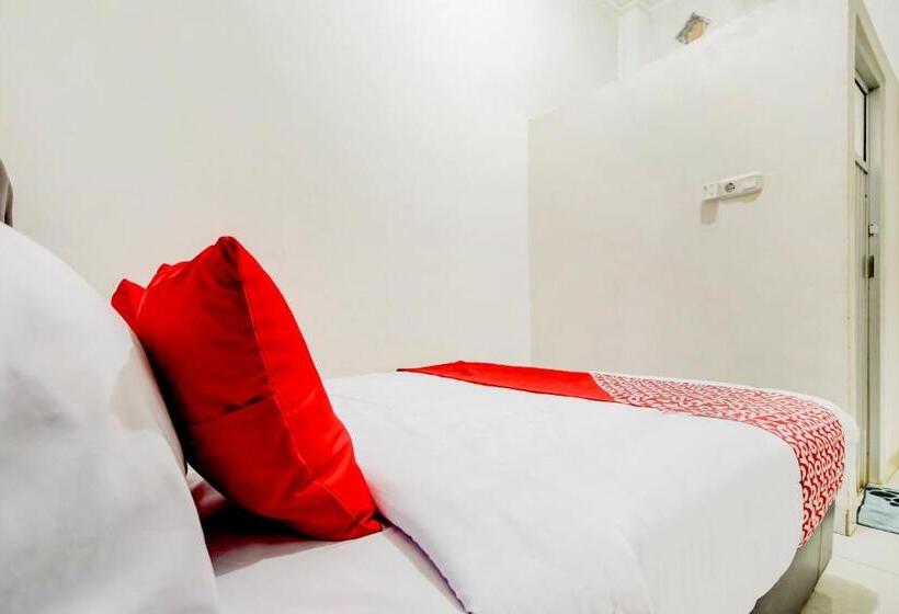 Номер Deluxe, Oyo 3606 Kost Kartini