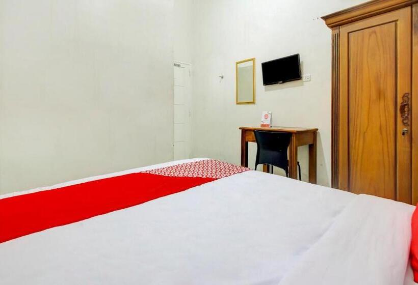 Номер Deluxe, Oyo 3606 Kost Kartini