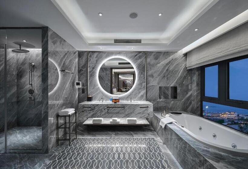 Люкс, Hard Rock Hotel Dalian