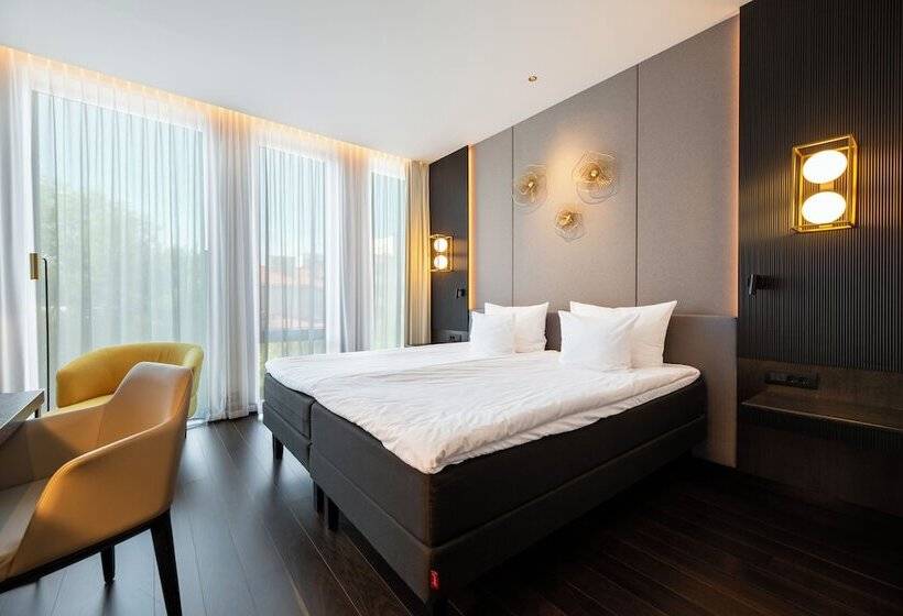 اتاق سوپریور با بالکن, Movenpick Hotel Tallinn
