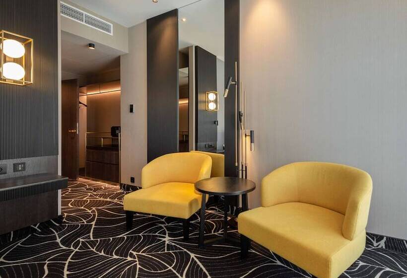 سوئیت اجرایی با بالکن, Movenpick Hotel Tallinn