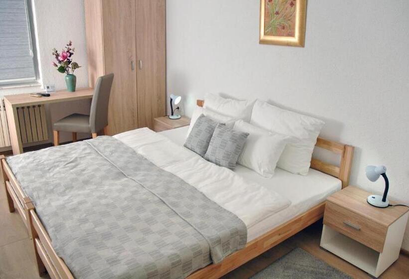 استودیوی استاندارد, Apartments Seyda
