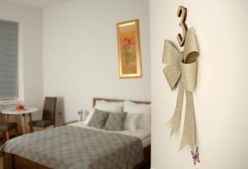 استودیوی استاندارد, Apartments Seyda
