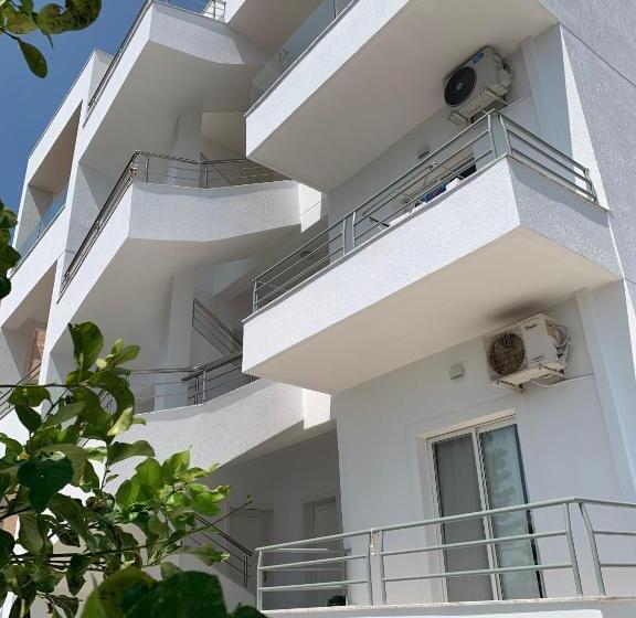 オーシャンビュースイート, Villa Saral Mar