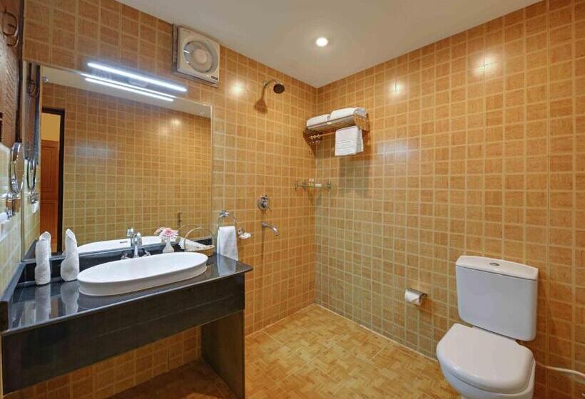 带大床的标准间, Merak Resort  Bhimtal