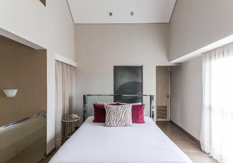 سوییت اجرایی, Mercure Curitiba Batel