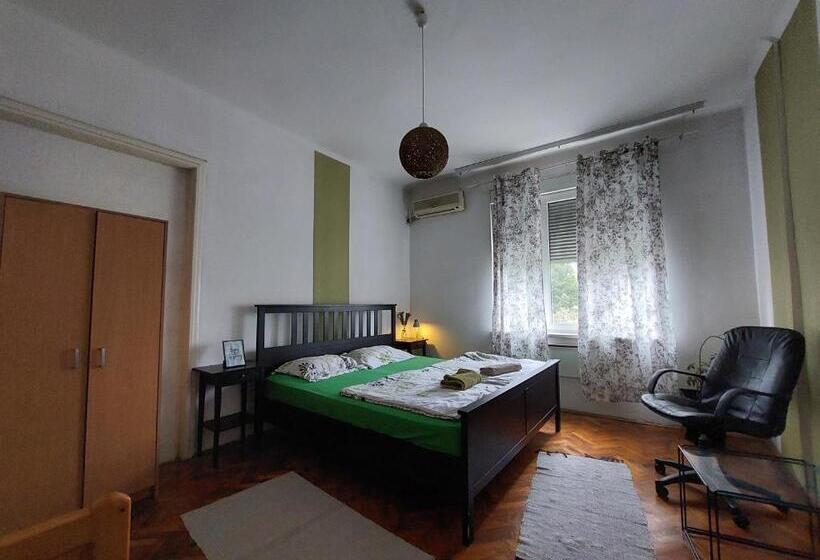 آپارتمان 2 خوابه, Central Station Private Rooms