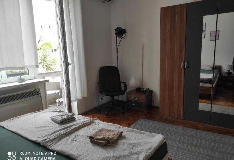 آپارتمان 2 خوابه, Central Station Private Rooms