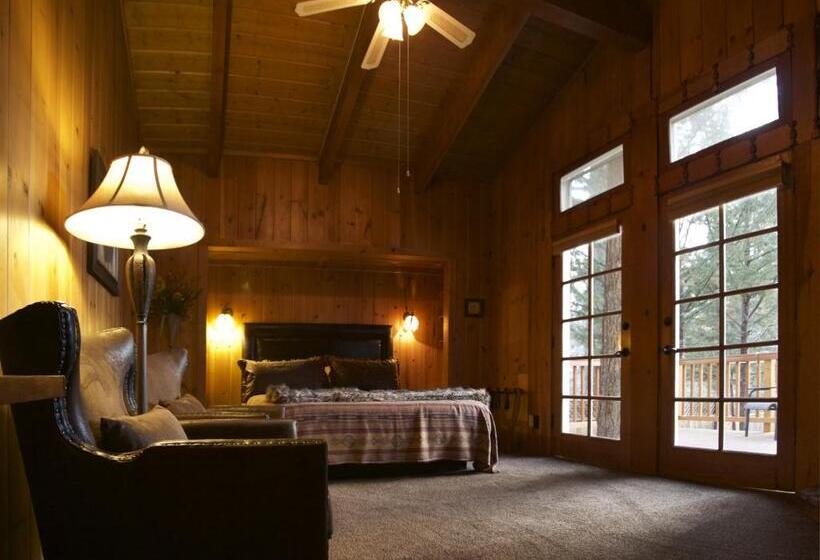 스위트 킹사이즈 침대, Silver Pines Lodge