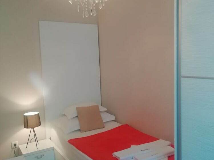 اتاق استاندارد یک نفره, Apartments And Rooms Grand Palazzo
