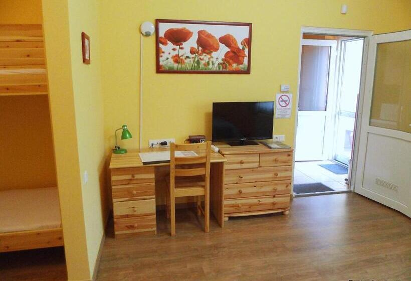 Апартаменты Deluxe 1 Спальня, Eszter Apartman