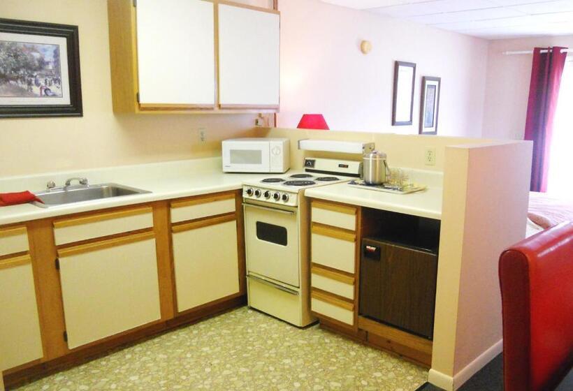 Полулюкс, Vinehurst Inn & Suites