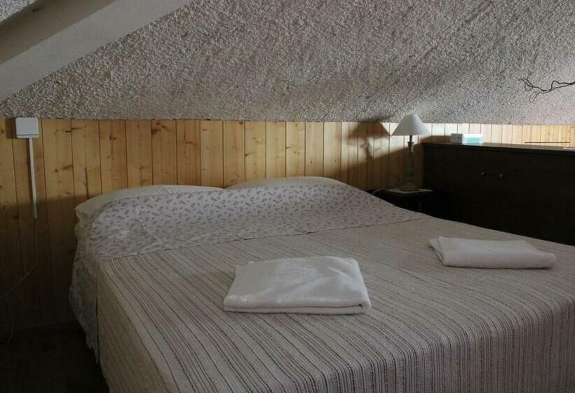 Студия Стандарт, Tenuta I Lecci