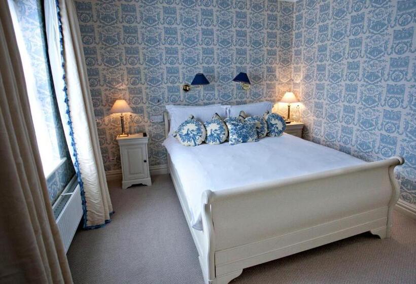 Номер Стандарт, Conyngham Arms Hotel