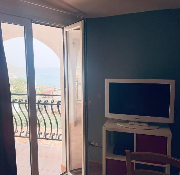 آپارتمان 1 خوابه با چشم‌انداز دریا, Manca Residence