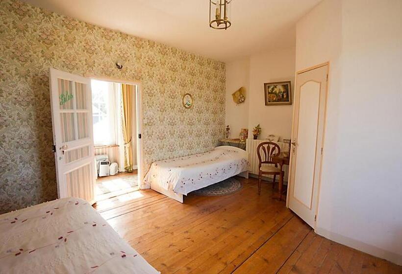 Номер Стандарт Трехместный, Domaine Saint Hilaire