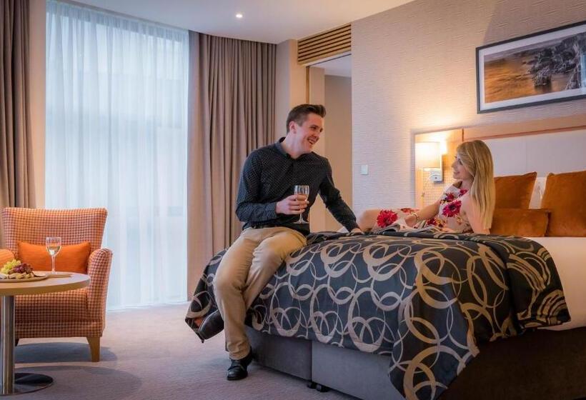 اتاق اجرایی با تخت بزرگ, Clayton Hotel Belfast City