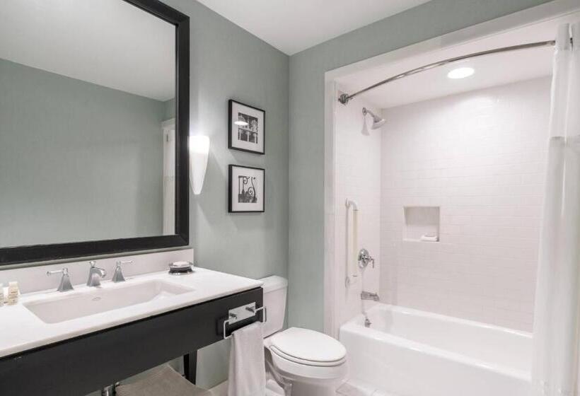 Номер Стандарт 2 Двуспальные Кровати, Renaissance New Orleans Pere Marquette French Quarter Area