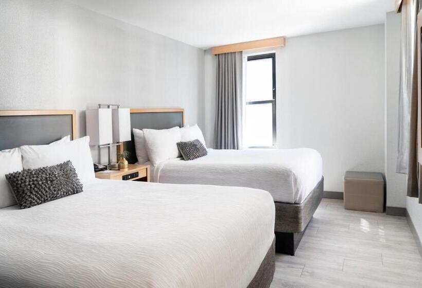 غرفه قياسيه سريرين مزدوجين, Saint Clair   Magnificent Mile